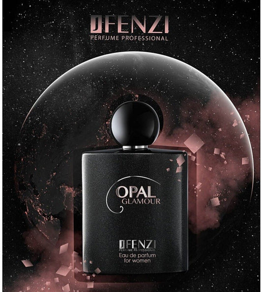 Pirámide olfativa de nuestra inspiración Q: salida de limón siciliano y jazmín, corazón de cereza ácida y heliotropo, y fondo de almizcle y madera de cedro. 